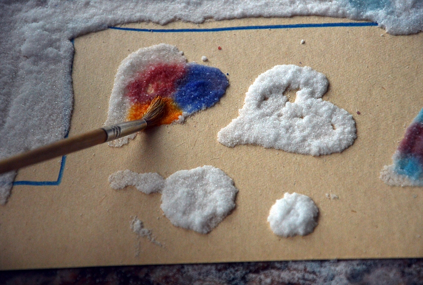 <p>Piešiam ant druskos (naudojam Faber Castel akvarelę)</p>
